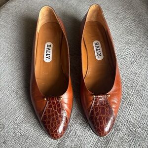 Bally Women's Tan and Brown Leather Flats